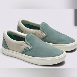 NIB & NWT Vans Growing Everyday ComfyCush slip on, green/white 10.5M/12W